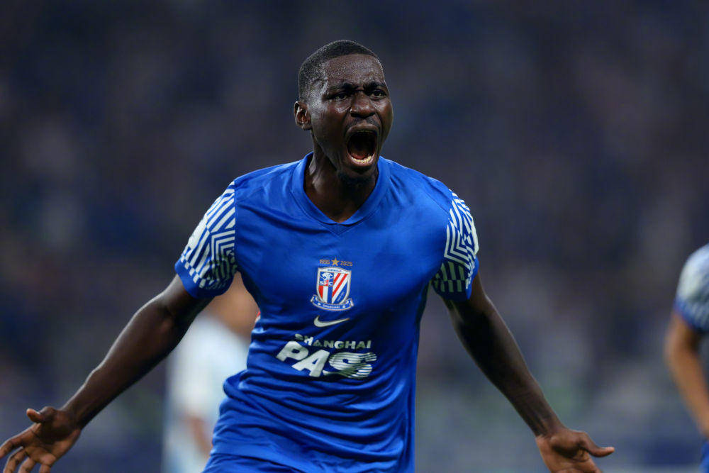 kaiyun-亚冠赛程吃紧，切尔西今夜再遭质疑，底气十足，更衣室氛围转暖(蓝色切尔西什么梗)